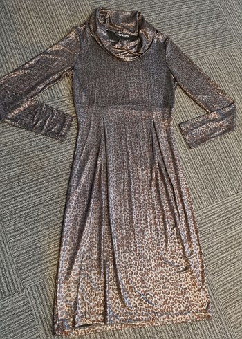 Leopar Desenli Uzun Kollu Uzun Elbise - Görsel 5