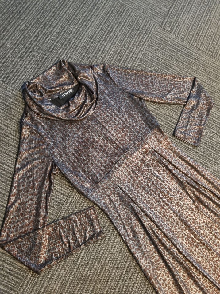 Leopar Desenli Uzun Kollu Uzun Elbise - Görsel 3