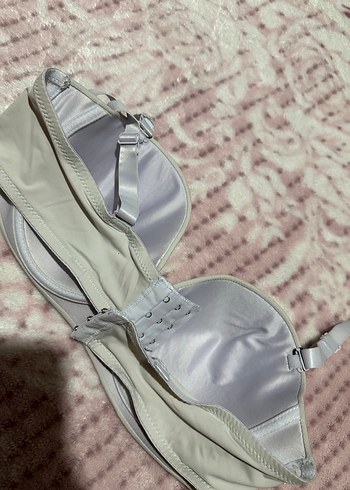 Beyaz Sütyen - Görsel 3