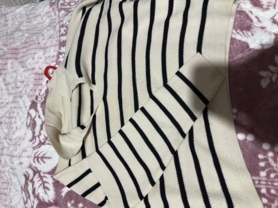 V Yaka Çizgili Örgü Kadın Kazak - Görsel 2