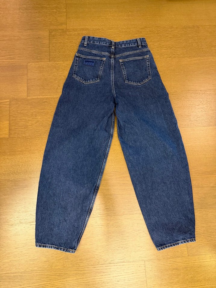 Ganni Koyu Mavi Rahat Kesim Denim Jean — görsel 4/5