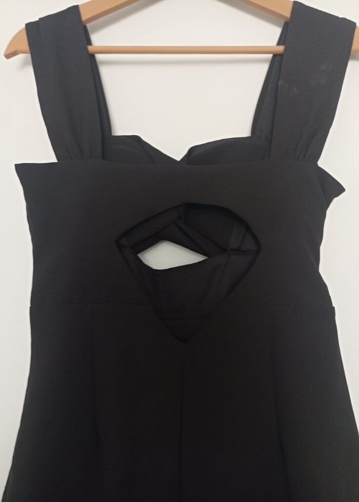 Siyah gece elbisesi - Görsel 4