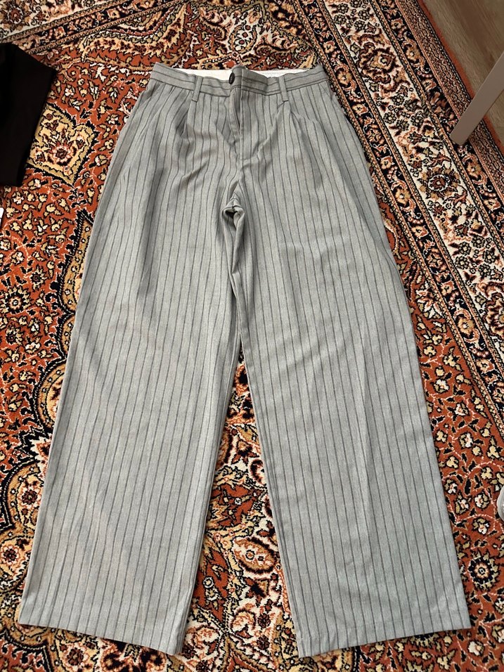 Bershka Gri Çizgili Yüksek Bel Pantolon — görsel 2/3