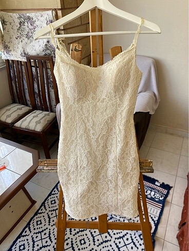 Beyaz kısa abiye dantelli - Görsel 3