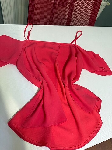 Bershka sırt dekolteli bluz
Boy 45
En 47 - Görsel 4