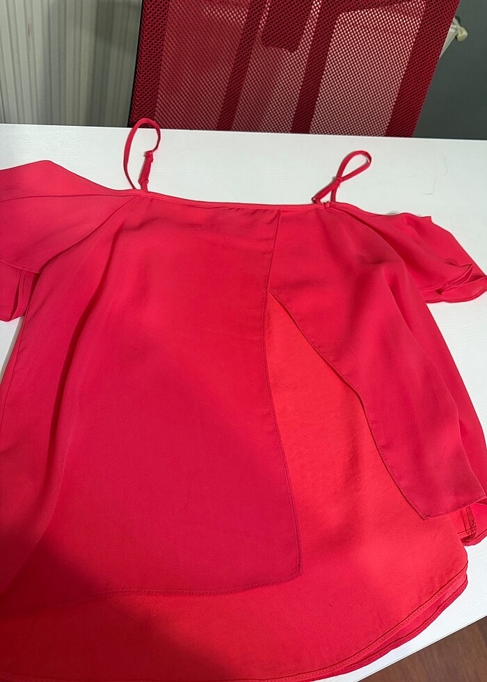 Bershka sırt dekolteli bluz
Boy 45
En 47 - Görsel 5