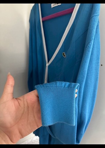 Mavi V Yaka Düğmeli Hırka - Görsel 3