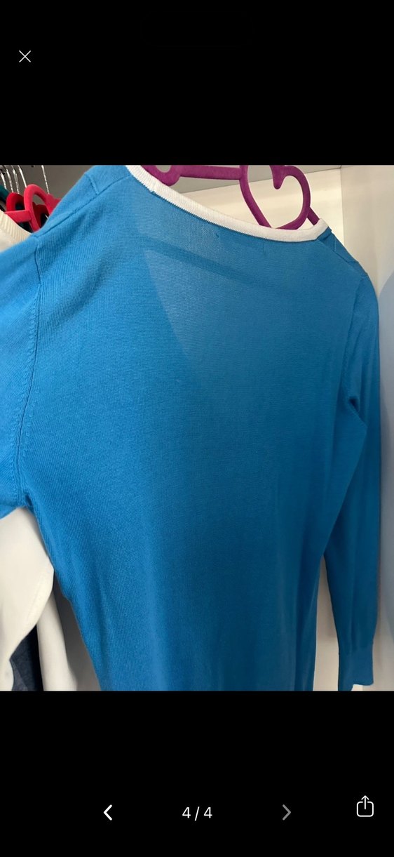 Mavi V Yaka Düğmeli Hırka - Görsel 4