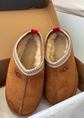 Ugg Tazz