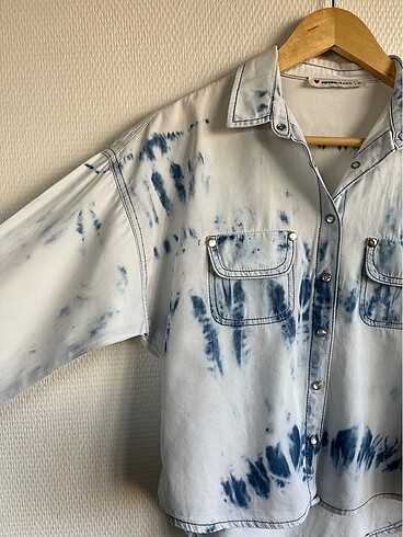 Batik Batik Desenli Gömlek