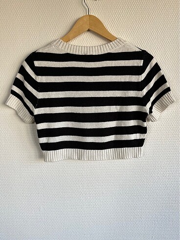 m Beden siyah Renk H&M Çizgili Kısa Kollu Triko Crop Top