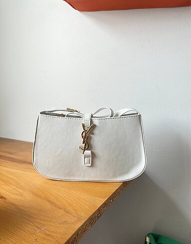  Beden pembe Renk YSL BAGET KOL ÇANTASI ?
