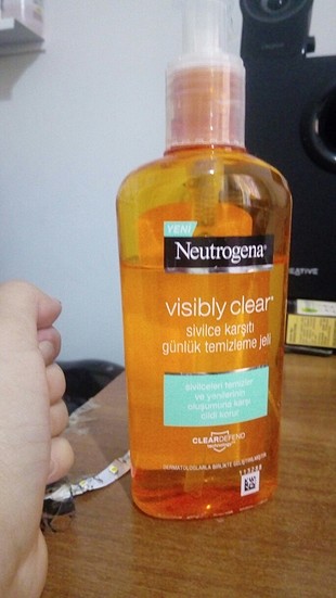 neutrogena visibly clear 