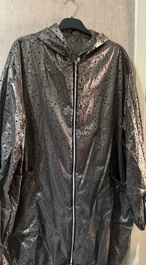 Gri Kapüşonlu Midi Boy Rahat Kesim Yağmurluk - Görsel 2