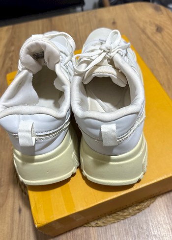 Beyaz Nike Kadın Spor Ayakkabı - Görsel 4