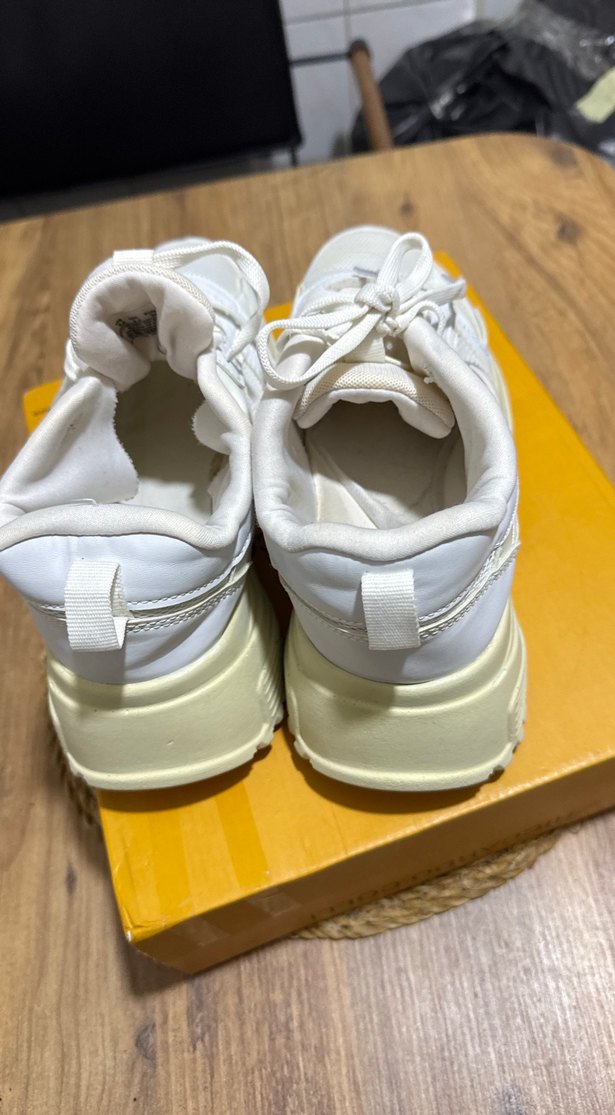 Beyaz Nike Kadın Spor Ayakkabı - Görsel 4