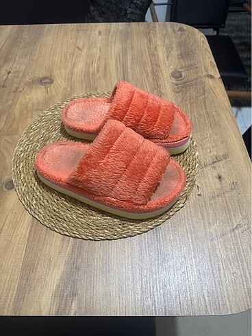 Peluş terlik
