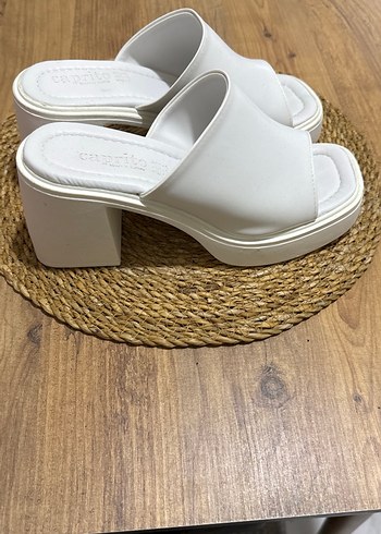 Beyaz Platform Topuklu Kadın Terlik - Görsel 2