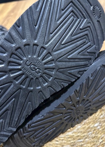 Siyah Yılan Desenli Kürklü Kadın Bot - Görsel 4