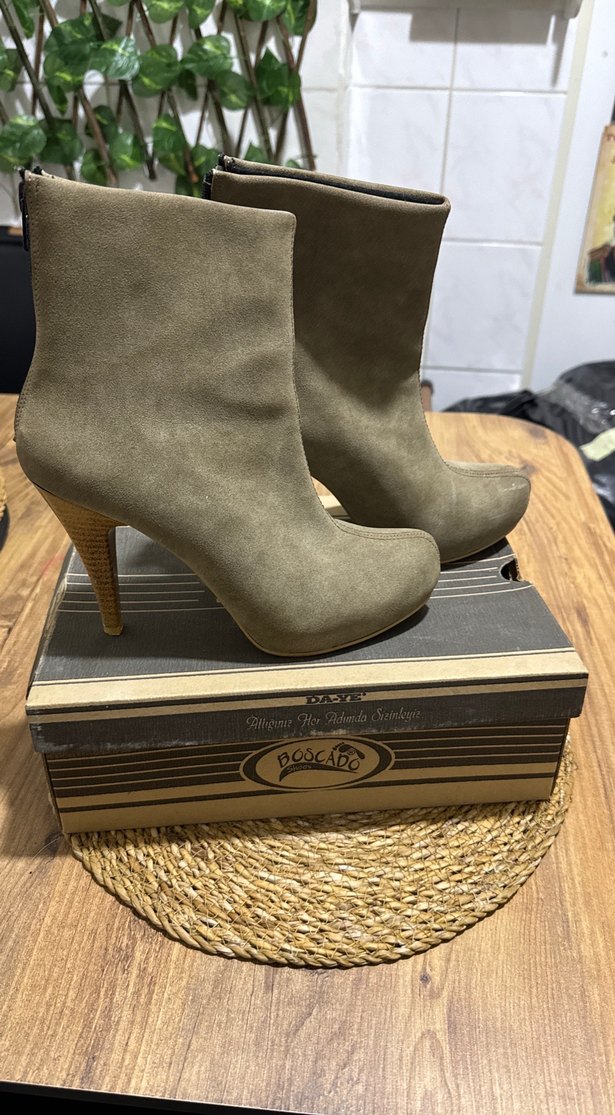 Bej Süet Topuklu Kadın Bot topuk boyu 11 cm - Görsel 2