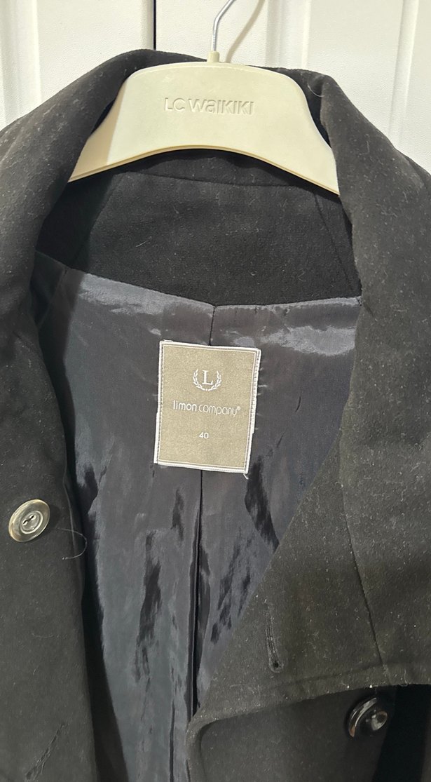 Düğmeli Siyah Kaban kumaşı kaşe - Görsel 2