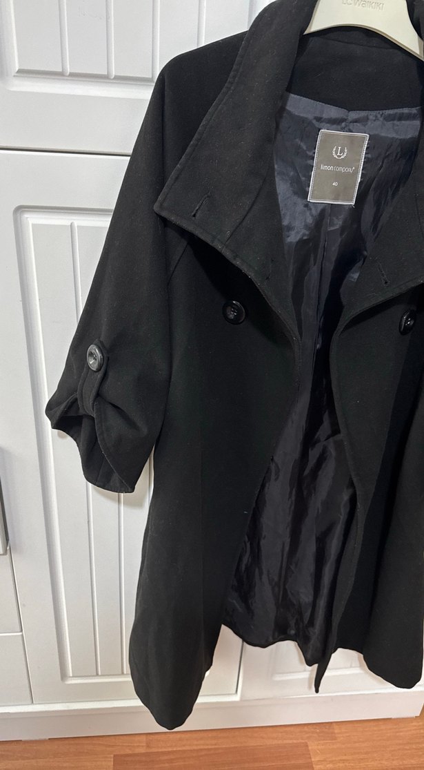 Düğmeli Siyah Kaban kumaşı kaşe - Görsel 4