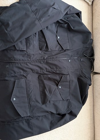 Pull and Bear Pull Bear Siyah Kapusonlu İslevsel Yagmurluk