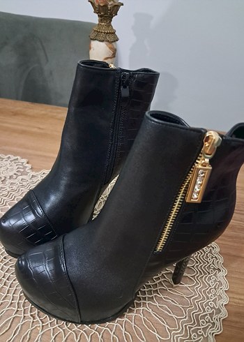 Siyah Rugan Yılan Desenli Stiletto Topuklu Kadın Bot - Görsel 7