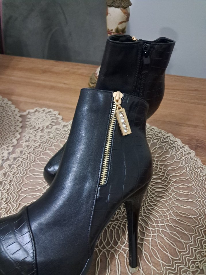 Siyah Rugan Yılan Desenli Stiletto Topuklu Kadın Bot - Görsel 3