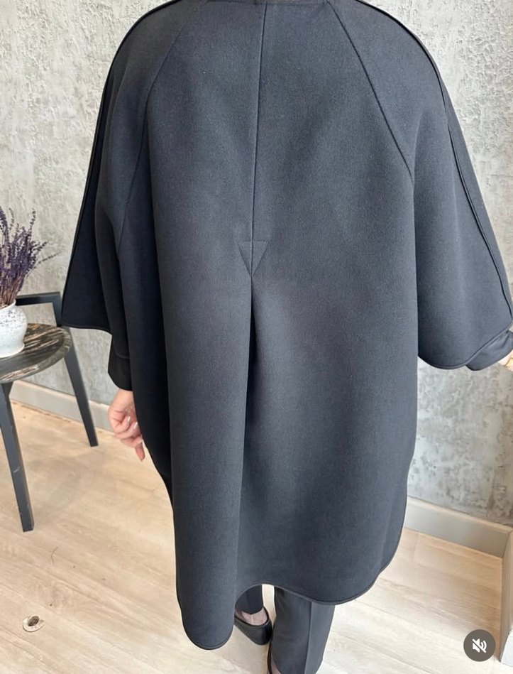 Siyah Oversize Dik Yaka Panço — görsel 3/5