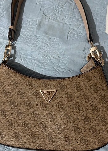 Guess Kahverengi Monogram Omuz Cantasi