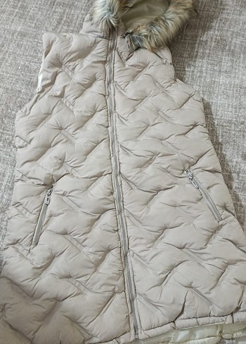 Gri Kürklü Kapüşonlu Kadın Yelek - Görsel 2