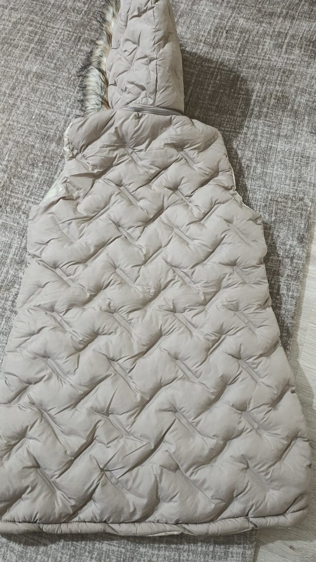 Gri Kürklü Kapüşonlu Kadın Yelek - Görsel 4