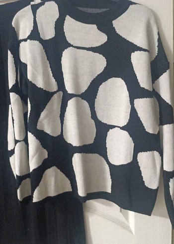 Siyah Beyaz Batik Desenli Kadın Triko Kazak - Görsel 2