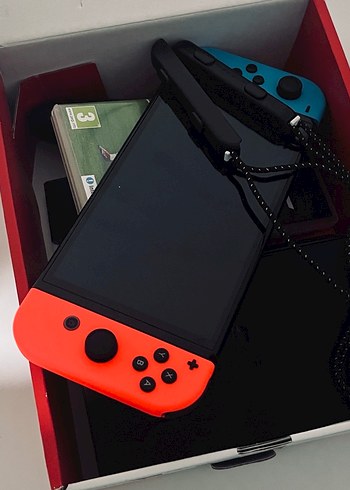Nintendo Switch OLED Model Kırmızı-Mavi - Görsel 2
