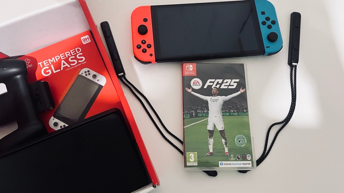 Nintendo Switch OLED Model Kırmızı-Mavi - Görsel 3