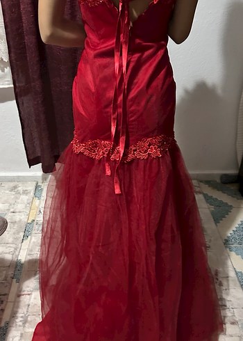 Kırmızı İşlemeli Uzun Straplez Abiye Elbise - Görsel 8