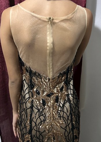 Altın Renkli Dantel İşlemeli V Yakalı Abiye Elbise - Görsel 6