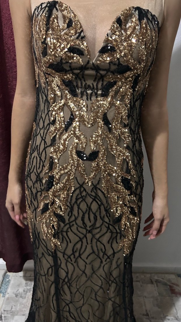 Altın Renkli Dantel İşlemeli V Yakalı Abiye Elbise - Görsel 2