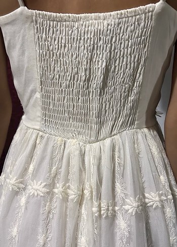 Dantel İşlemeli Beyaz Uzun Straplez Elbise - Görsel 3