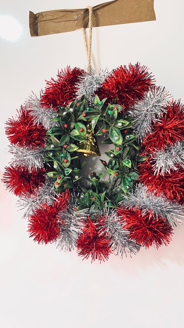 Kırmızı ve Gümüş Yılbaşı Kapı Süsü - Görsel 3