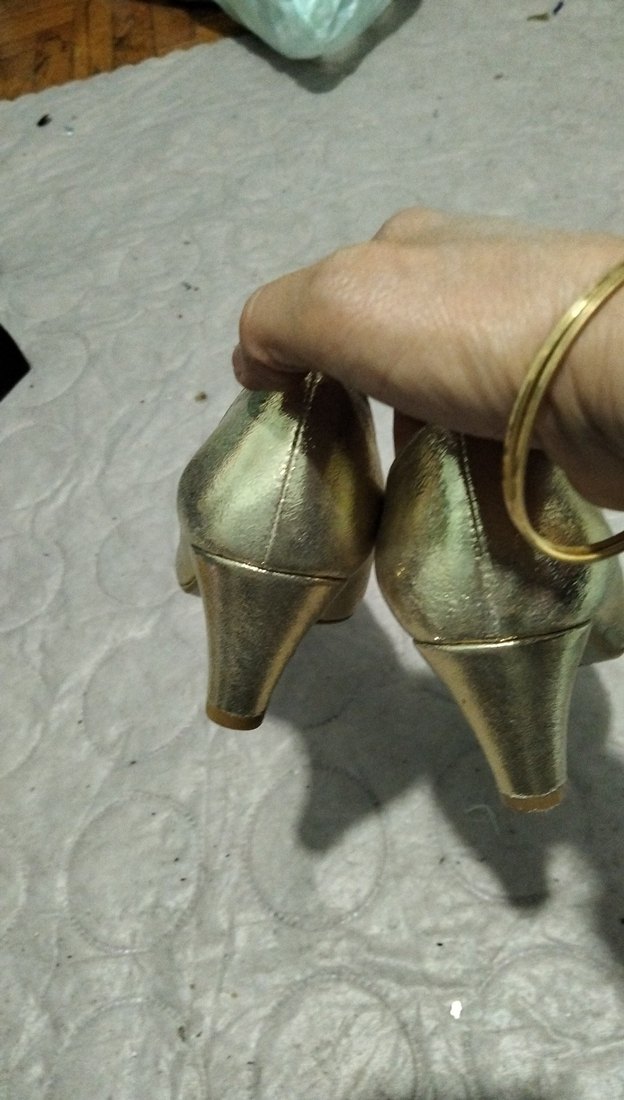 Altın Renkli Stiletto Topuklu Kadın Ayakkabı. topuk 5 cm - Görsel 3