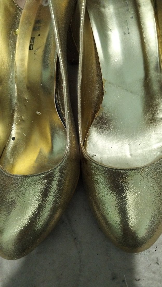 Altın Renkli Stiletto Topuklu Kadın Ayakkabı. topuk 5 cm - Görsel 2