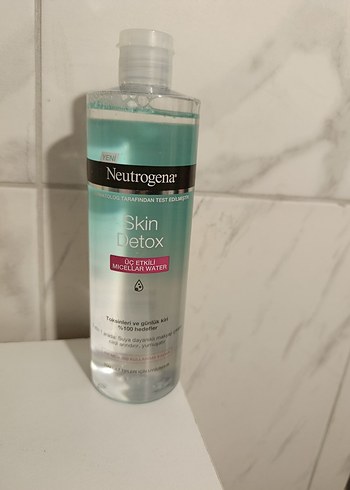 Neutrogena Skin Detox Makyaj Temizleme Suyu