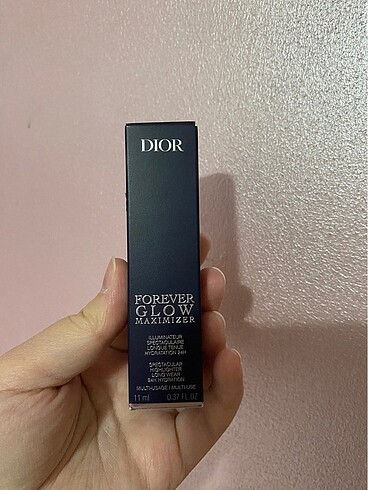 Beden Dior Peachy Forever Glow Aydınlatıcı