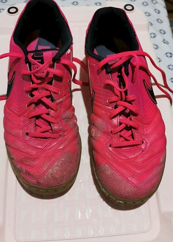 Pembe Erkek Futbol Ayakkabısı Velcro Detaylı