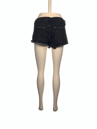 36 Beden Pull and Bear Mini Şort %70 İndirimli.