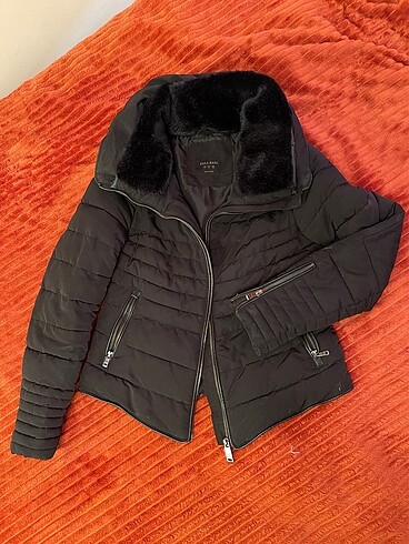 Zara siyah kürklü mont
