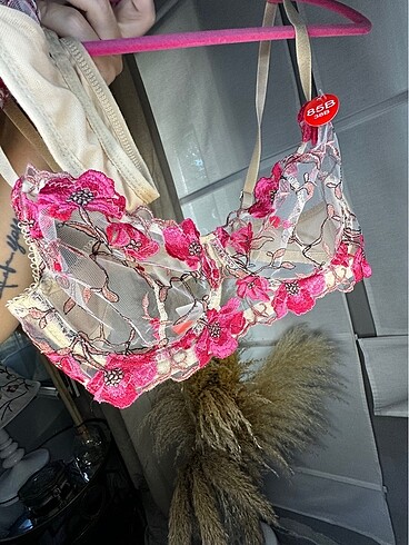 Victoria s Secret Şeffaf Gonca İşlemeli Sütyen Takımı