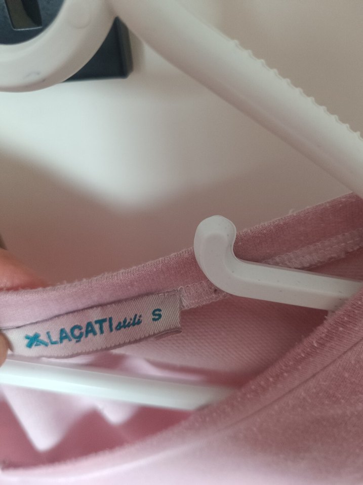 Pembe V Yaka Kadın Bol Kesim Crop Bluz - Görsel 2